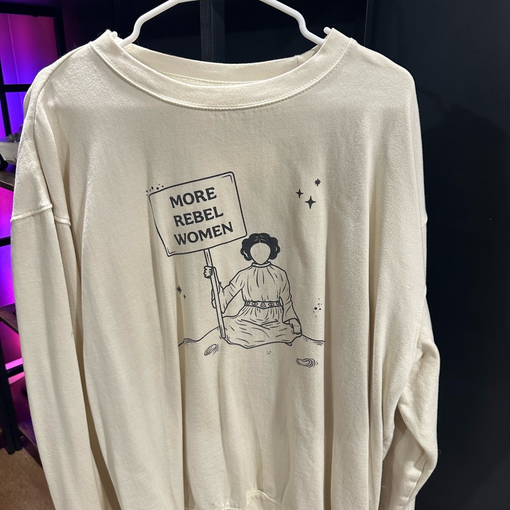 Cream Graphic Women’s Star Wars Top
